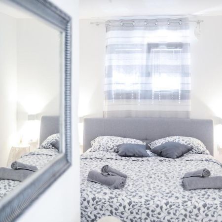 רוביני Modern Getaway Studio For Two מראה חיצוני תמונה