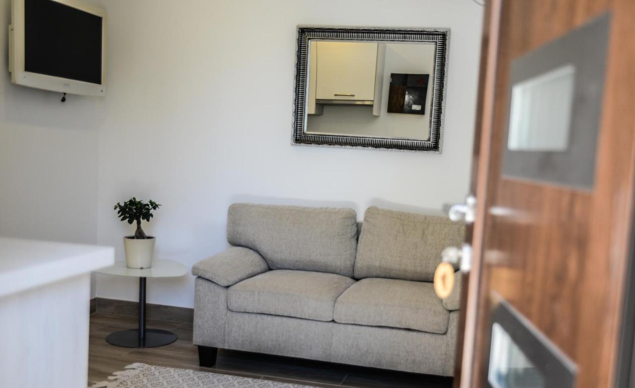 רוביני Modern Getaway Studio For Two מראה חיצוני תמונה