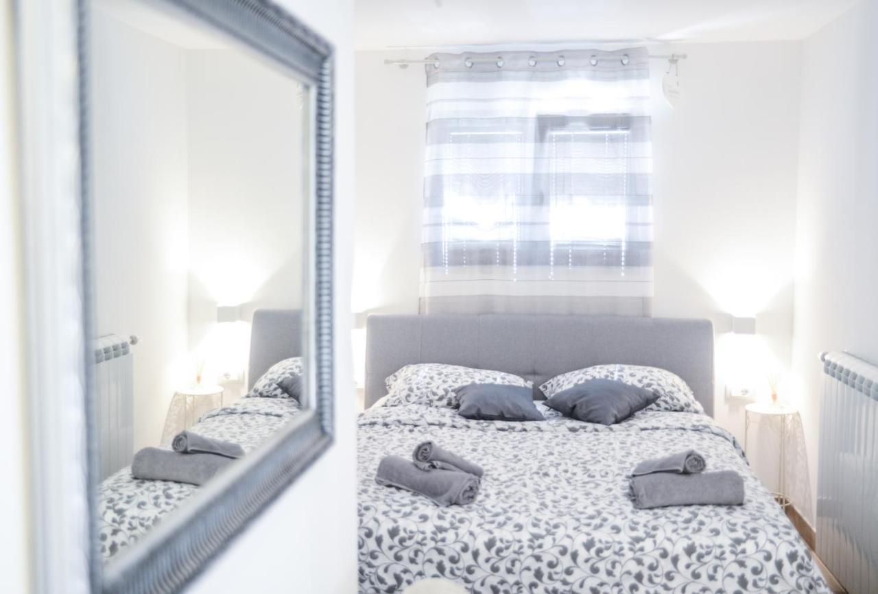 רוביני Modern Getaway Studio For Two מראה חיצוני תמונה
